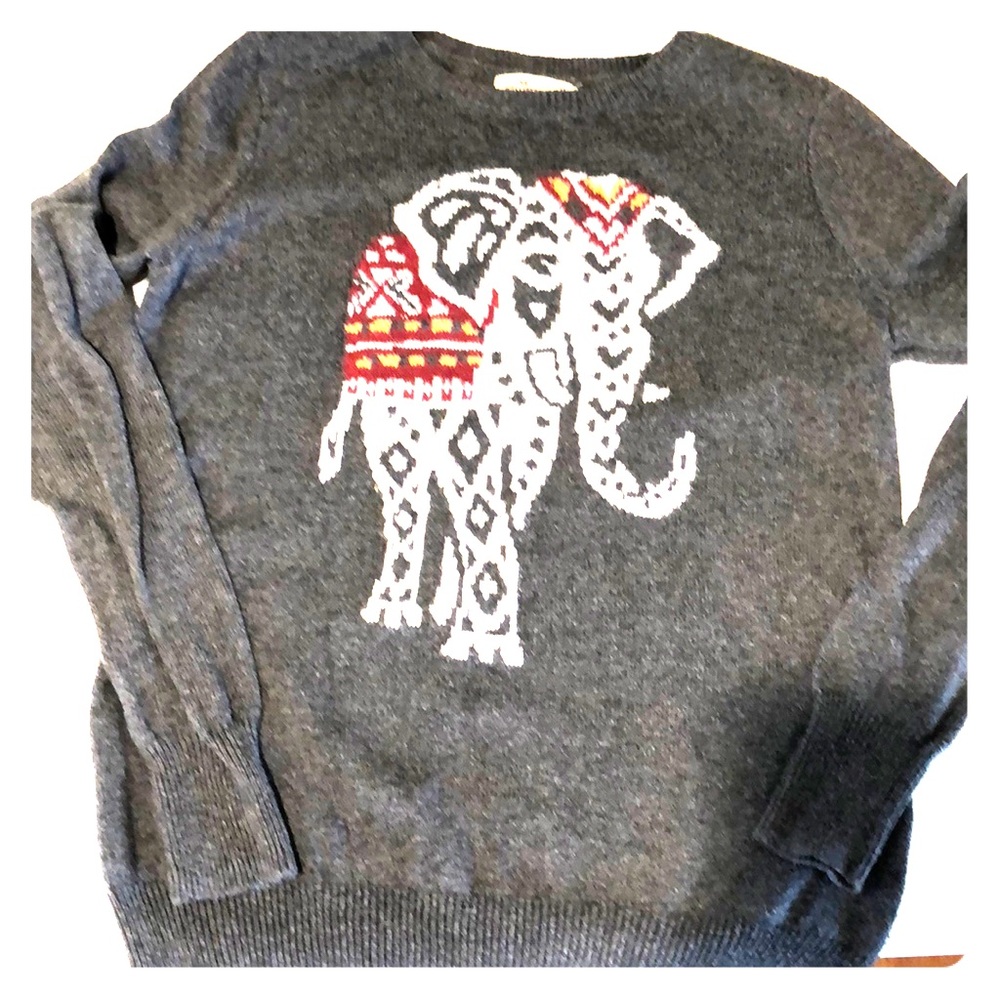 Hollister lightweight gray sweater with elephant